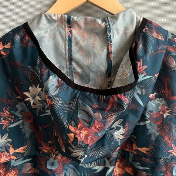 H&M Floral Print Lightweight Windbreaker Running Jacket Hooded Activewear Size L - Picture 5 of 5